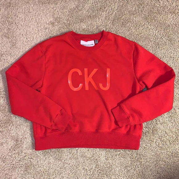 Calvin Klein Jeans Tops - Host Pick 🎉 Women’s Red Calvin Klein Jeans Cropped Pullover Sweatshirt